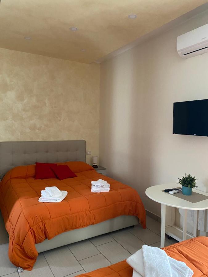 Room25Mq Picasso Cercola Exteriör bild