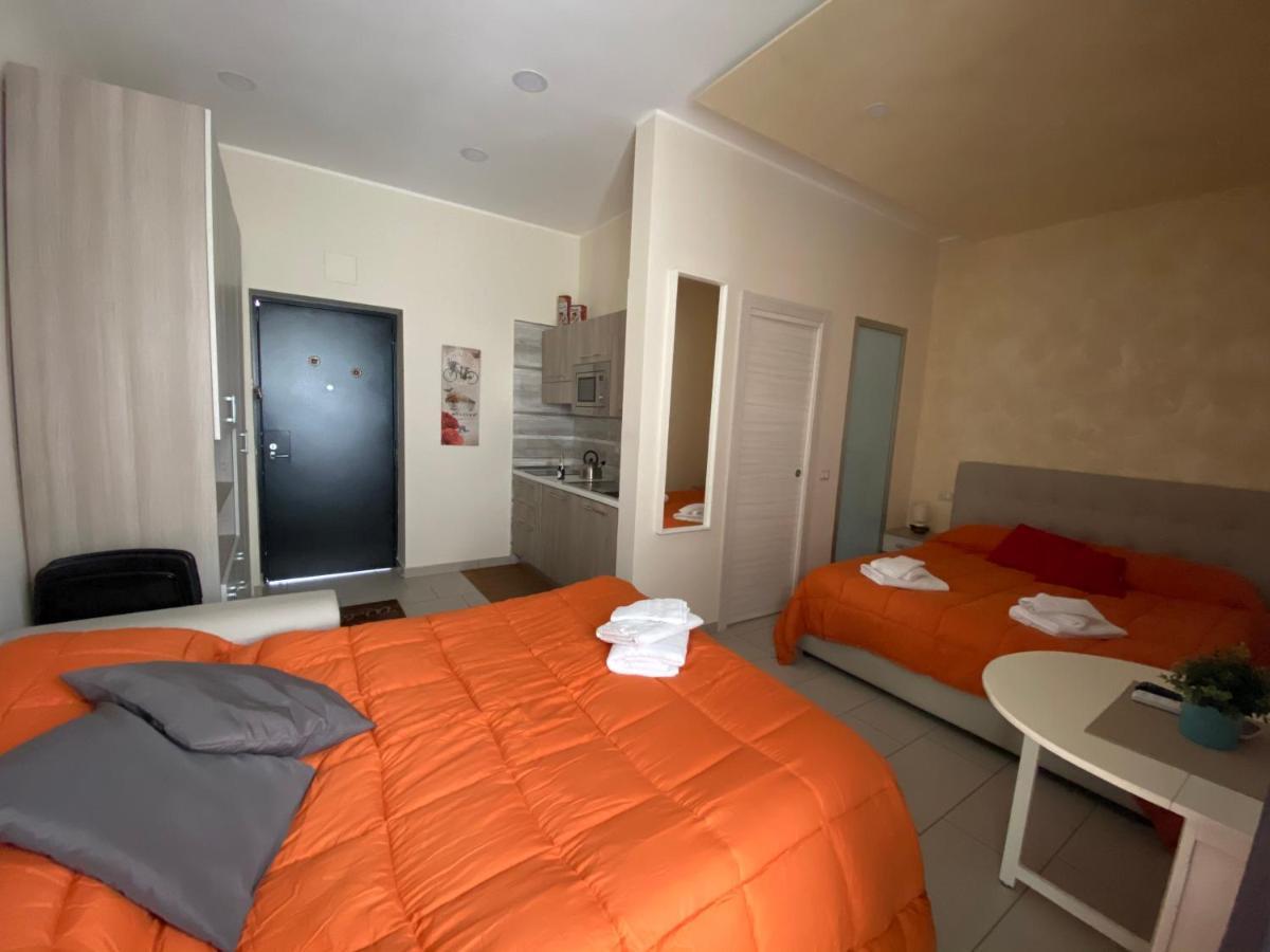 Room25Mq Picasso Cercola Exteriör bild